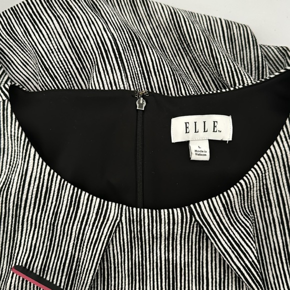 Cute flared A-line black and white dress with hot pink patent leather belt - Picture 6 of 10